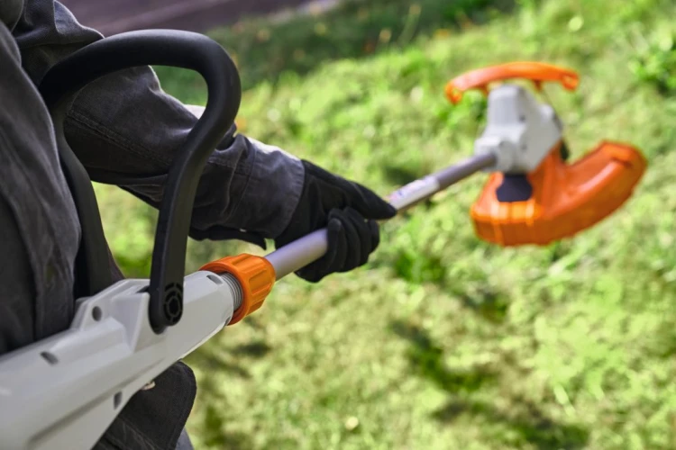 Podkaszarka akumulatorowa STIHL FSA 50 SET