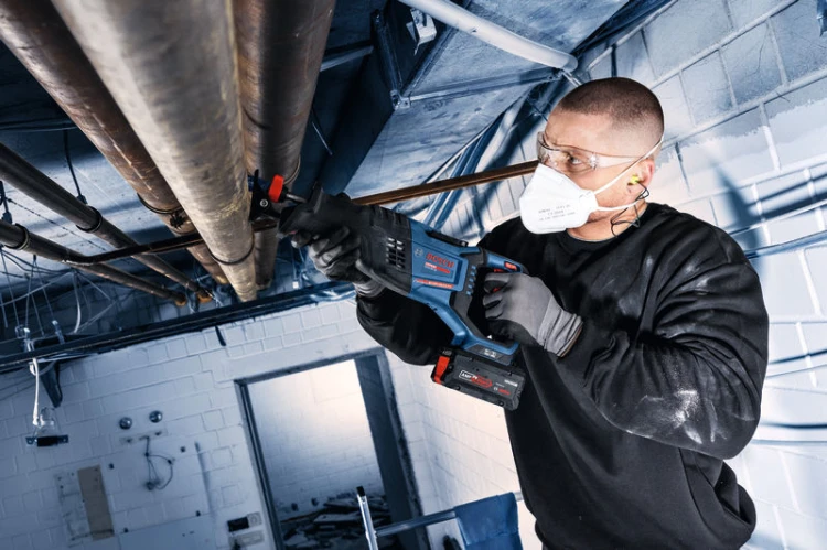 Akumulatorowa piła szablasta EXPERT EXSA18V-32