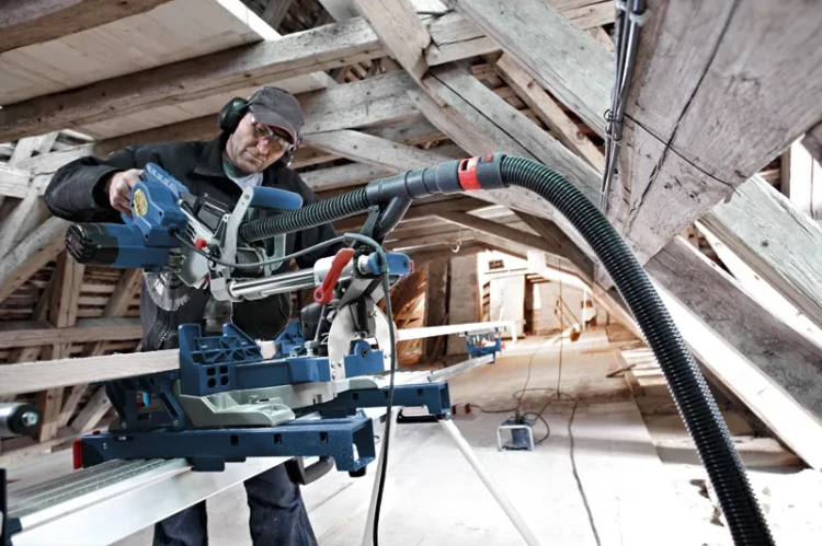 Ukośnica z posuwem Bosch Professional GCM 8 SJL 1600 W 216 mm