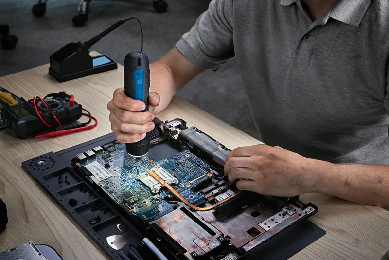 Bosch GO 3 Professional wkrętak akumulatorowy z końcówkami